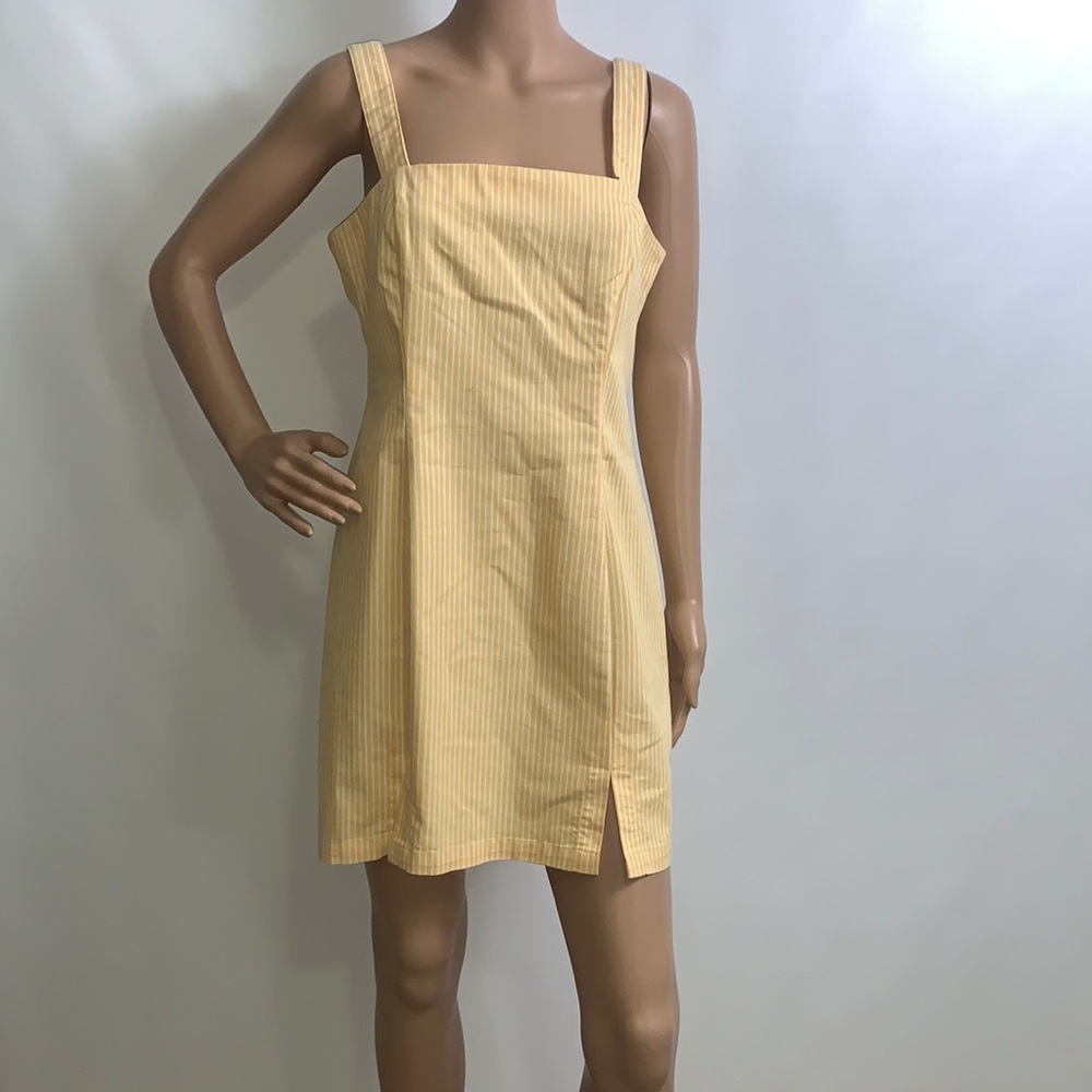 NWT. Forever 21 sleeveless short yellow dress